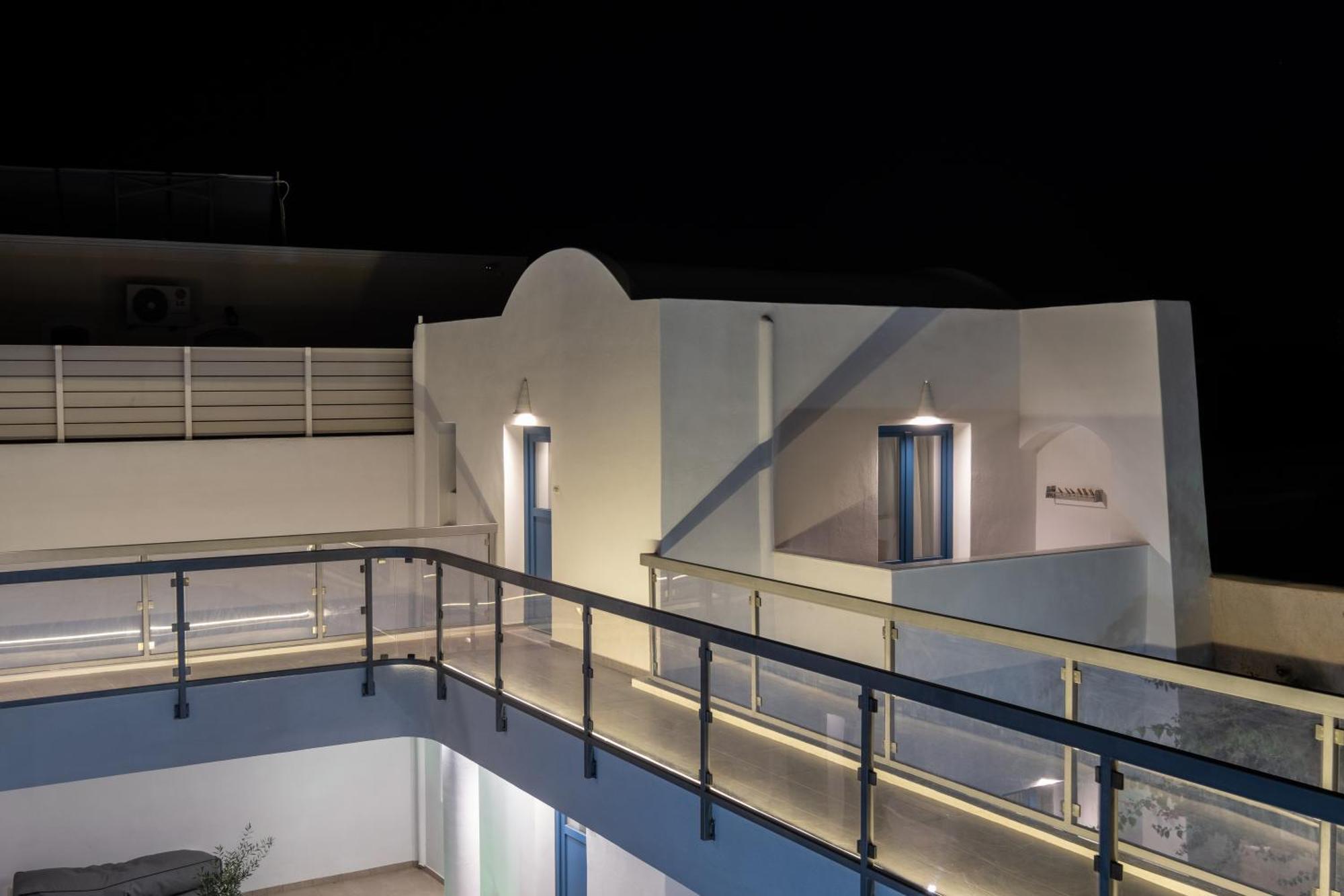 Tristhenia Aparthotel Периса Екстериор снимка