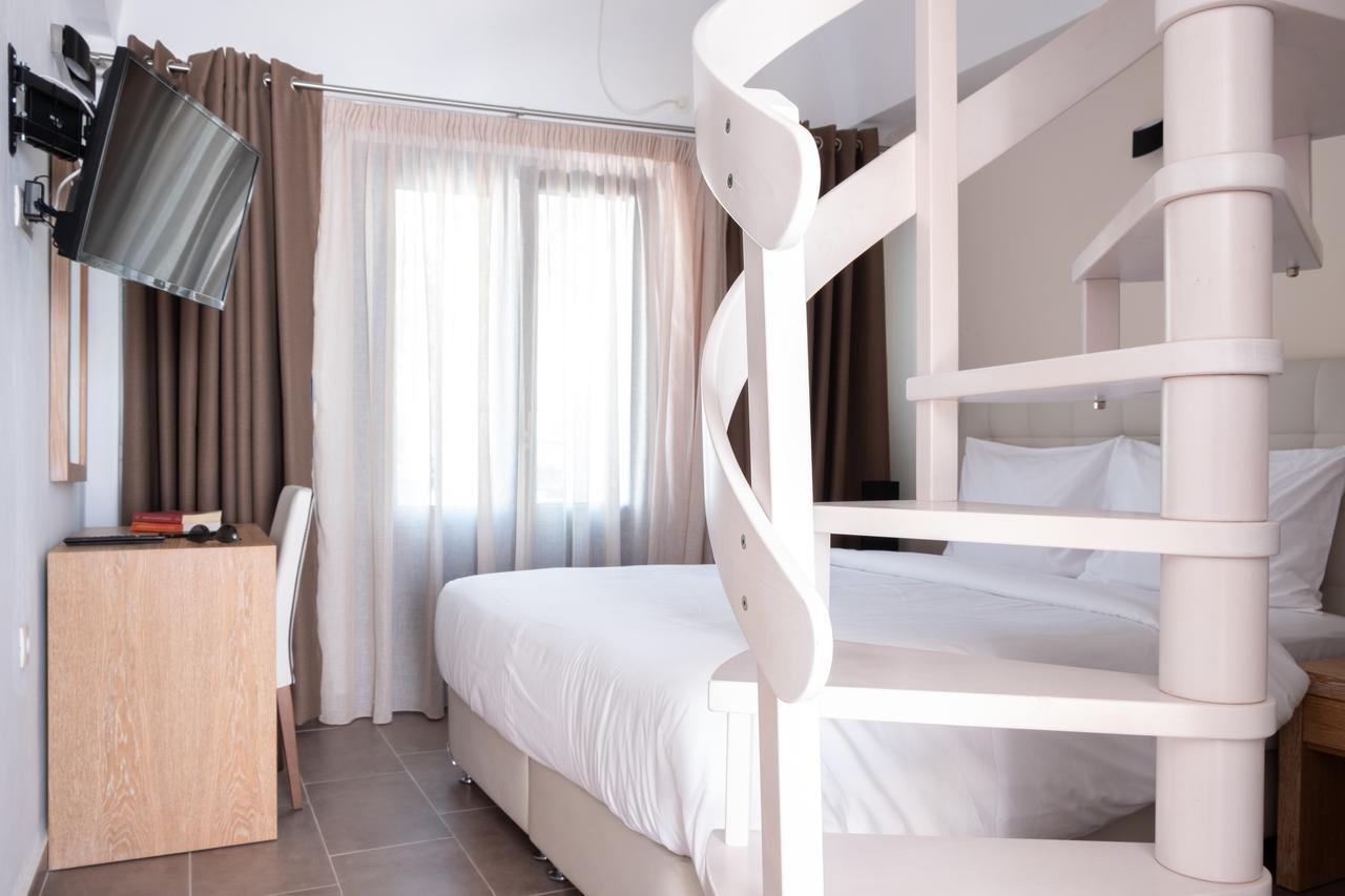 Tristhenia Aparthotel Периса Екстериор снимка