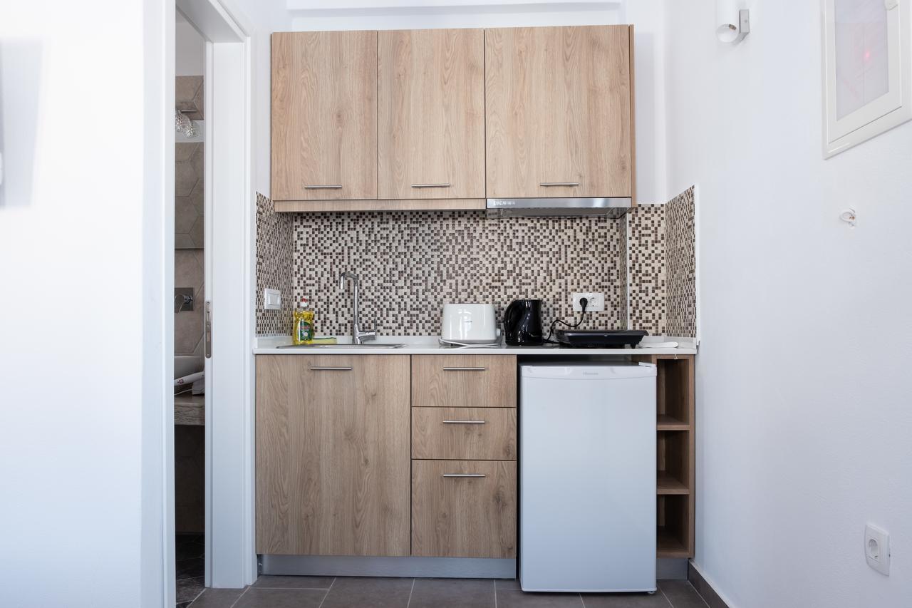 Tristhenia Aparthotel Периса Екстериор снимка
