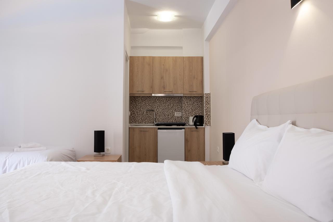 Tristhenia Aparthotel Периса Екстериор снимка