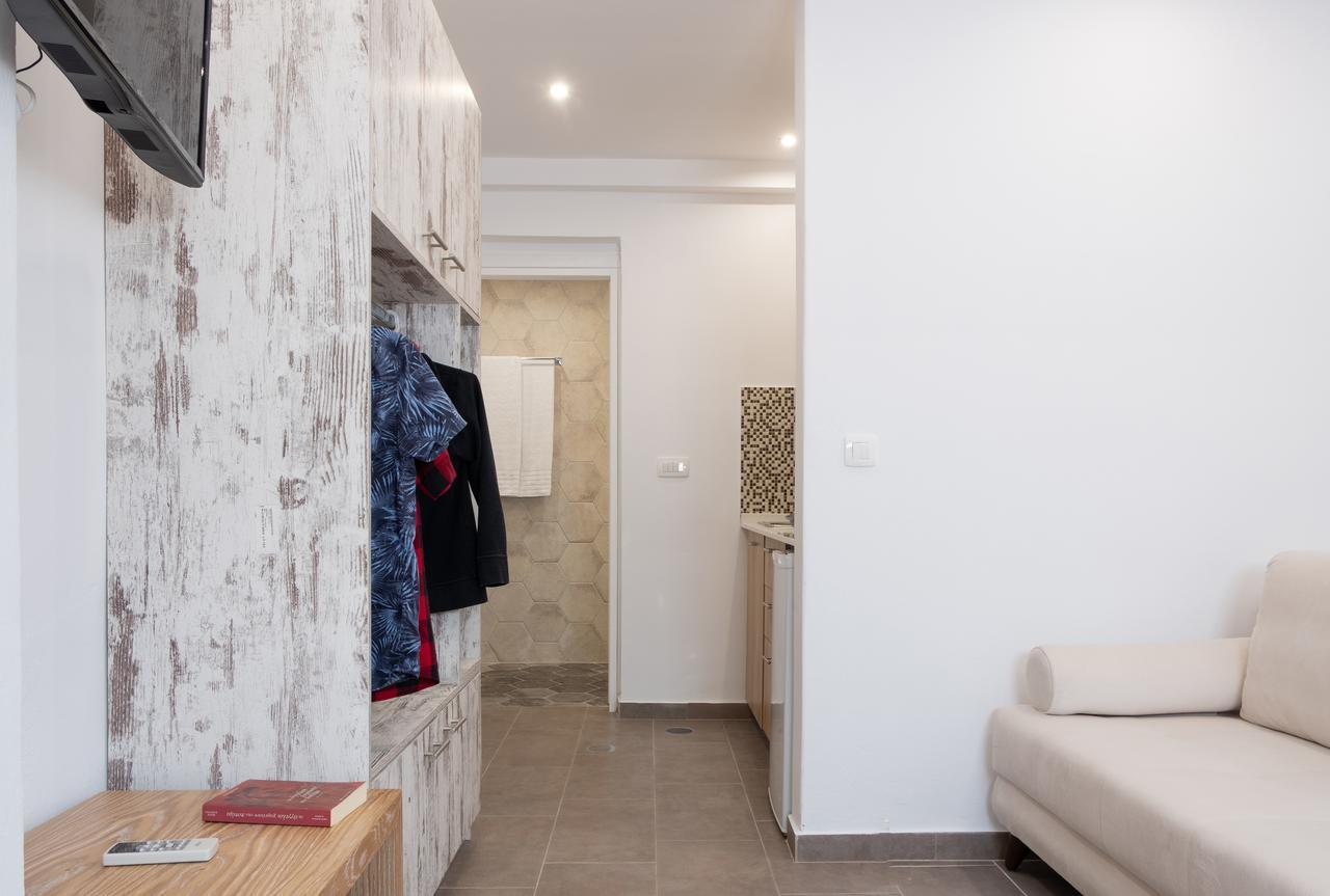 Tristhenia Aparthotel Периса Екстериор снимка